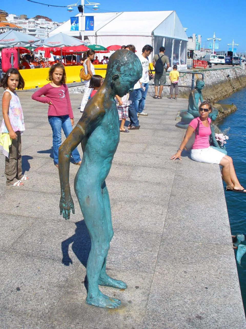 Monumento a los Raqueros en Puerto Chico fotografiado en 2020