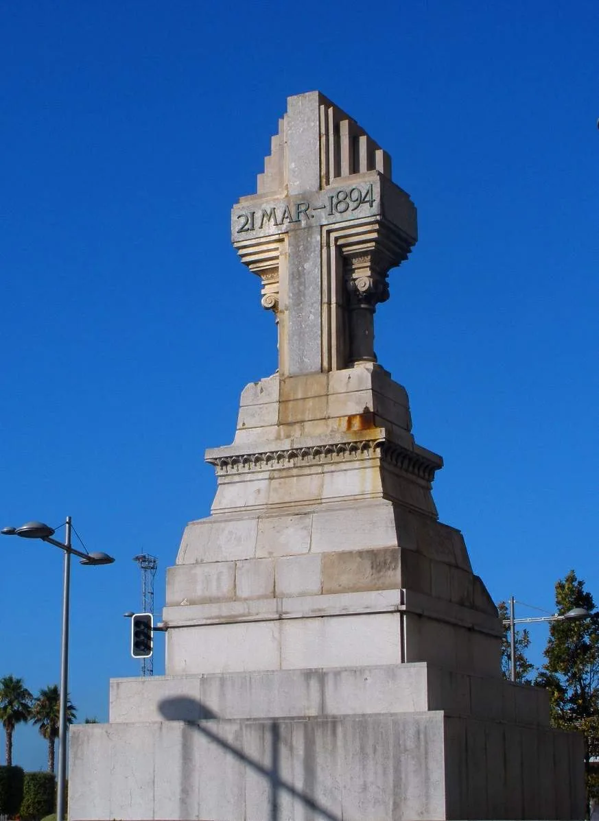 Memorial de las víctimas del Cabo Machichaco junto al puerto de Santander